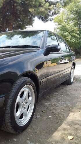 Mercedes E 200 1999, 247,000 km - 2.0 l - Göyçay