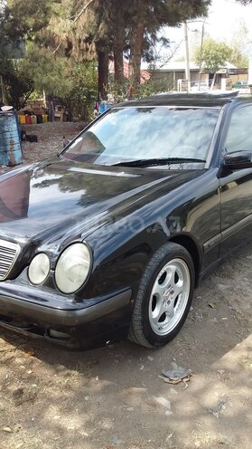 Mercedes E 200 1999, 247,000 km - 2.0 l - Göyçay