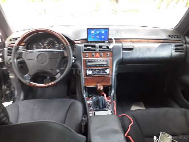 Mercedes E 240 1998, 299,000 km - 2.6 л - Sumqayıt
