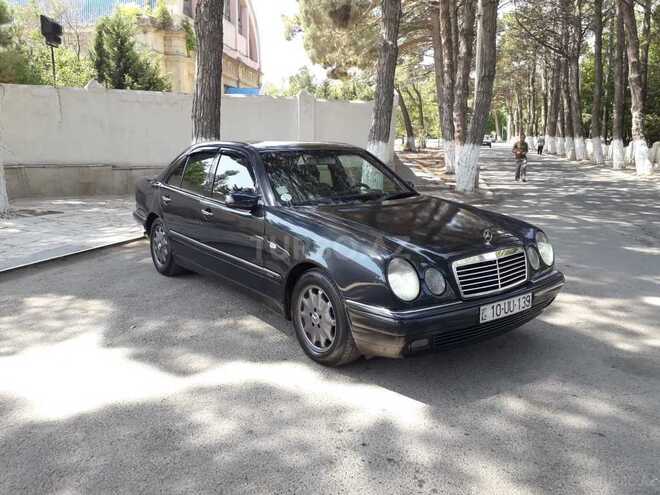 Mercedes E 240 1998, 299,000 km - 2.6 л - Sumqayıt