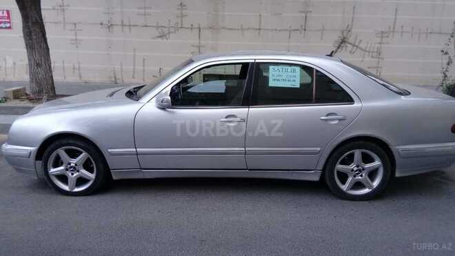 Mercedes E 220 2002, 250,000 km - 2.2 л - Bakı
