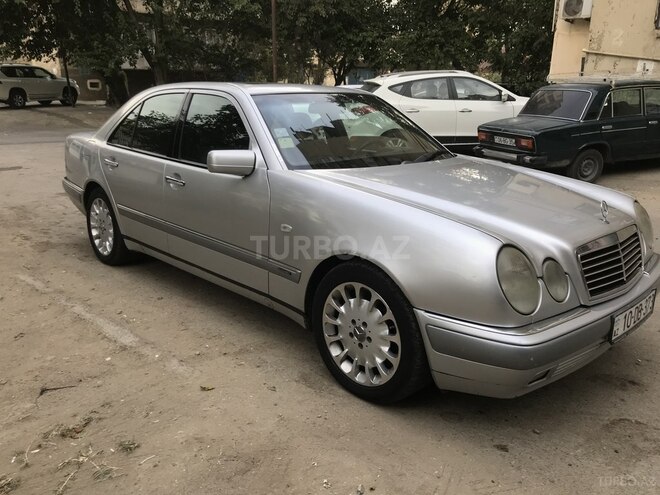 Mercedes E 230 1998, 293,000 km - 2.3 л - Bakı