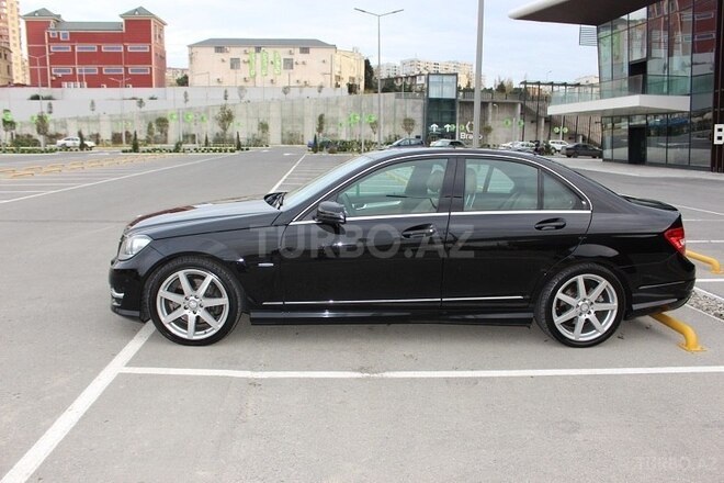Mercedes C 350 2012, 138,000 km - 3.5 l - Bakı