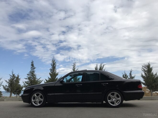 Mercedes E 320 2002, 299,000 km - 3.2 l - Sumqayıt