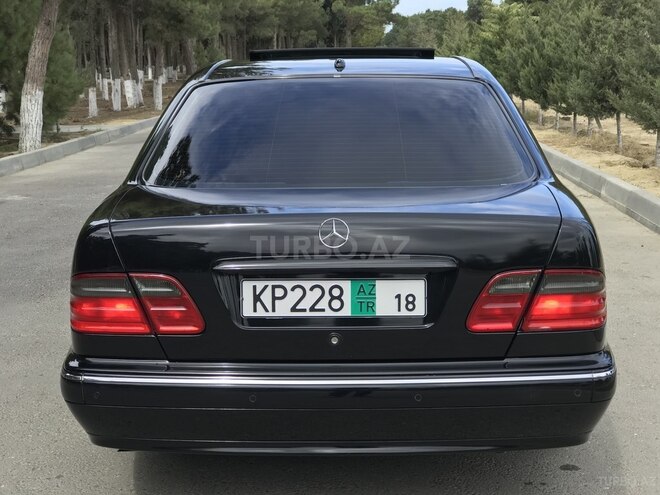 Mercedes E 320 2002, 299,000 km - 3.2 l - Sumqayıt