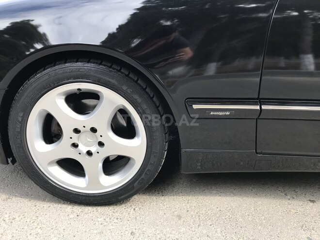 Mercedes E 320 2002, 299,000 km - 3.2 l - Sumqayıt