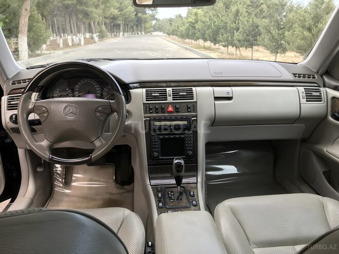 Mercedes E 320 2002, 299,000 km - 3.2 l - Sumqayıt