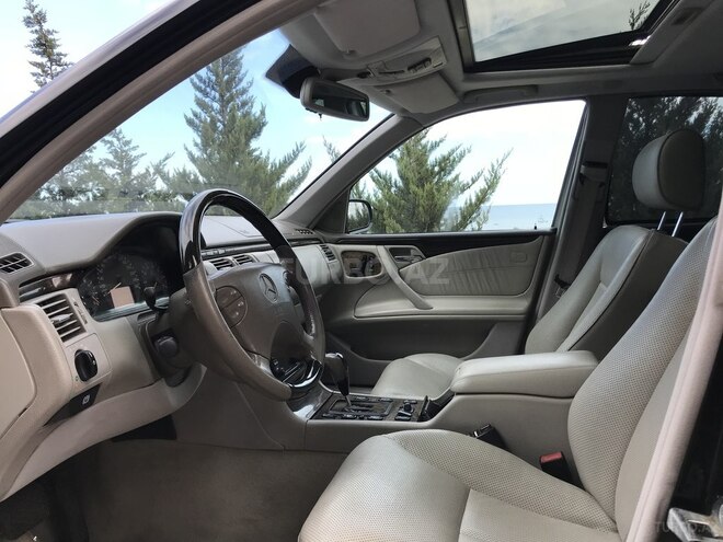 Mercedes E 320 2002, 299,000 km - 3.2 l - Sumqayıt