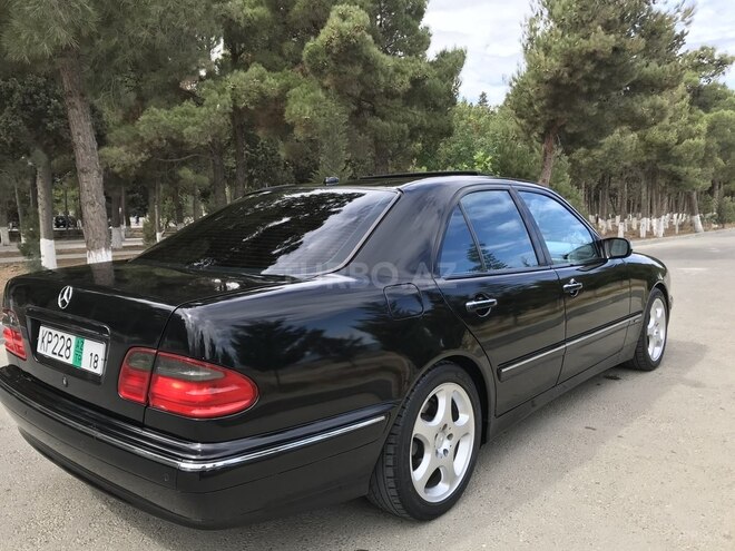 Mercedes E 320 2002, 299,000 km - 3.2 l - Sumqayıt