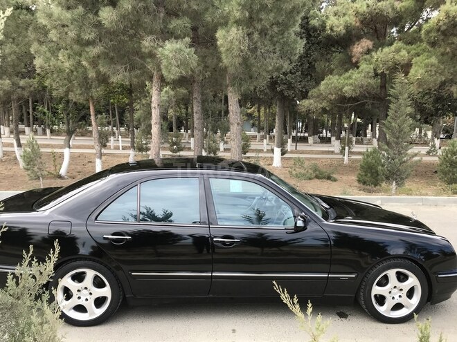 Mercedes E 320 2002, 299,000 km - 3.2 l - Sumqayıt