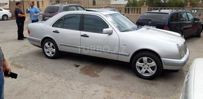Mercedes E 200 1998, 207,000 km - 2.0 l - Bakı