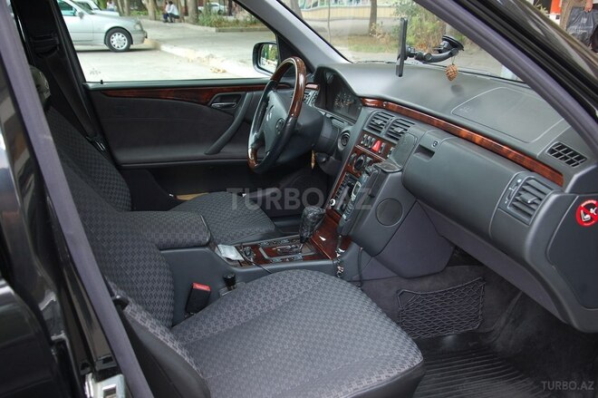 Mercedes E 200 2001, 160,104 km - 2.0 l - Mingəçevir