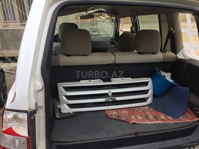 Mitsubishi Pajero io 2003, 132,000 km - 2.0 l - Bakı