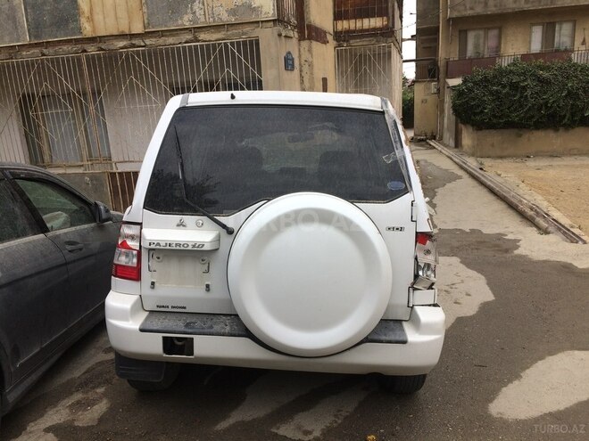 Mitsubishi Pajero io 2003, 132,000 km - 2.0 l - Bakı
