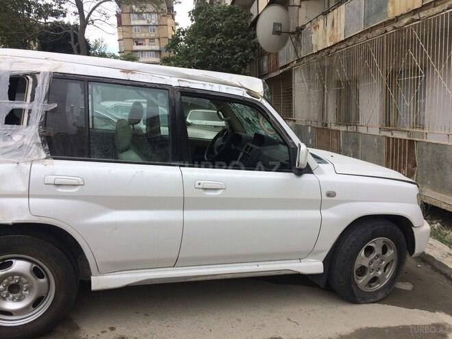 Mitsubishi Pajero io 2003, 132,000 km - 2.0 l - Bakı