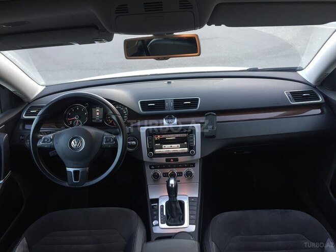 Volkswagen Passat 2015, 68,000 km - 1.8 l - Bakı