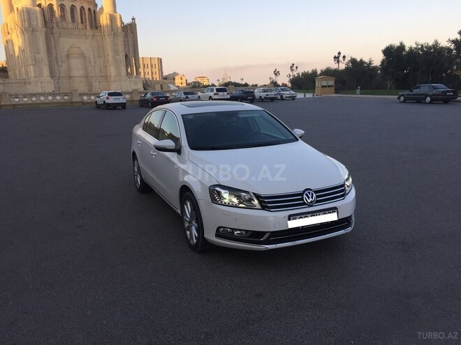 Volkswagen Passat 2015, 68,000 km - 1.8 l - Bakı