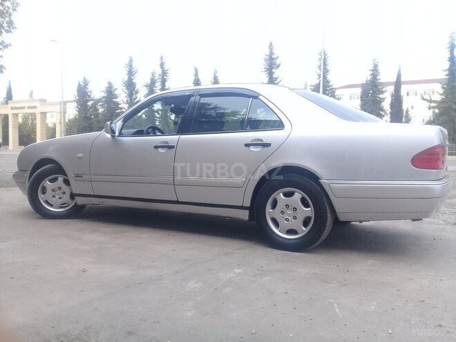 Mercedes E 230 1996, 130,000 km - 2.3 l - Saatlı