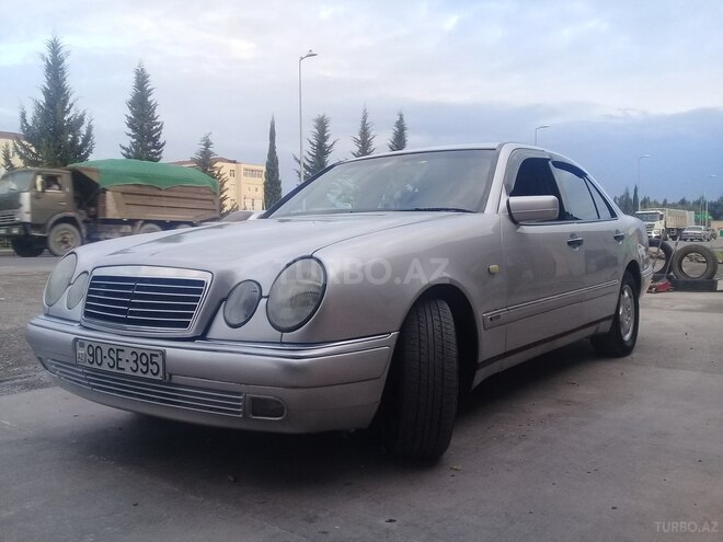 Mercedes E 230 1996, 130,000 km - 2.3 l - Saatlı