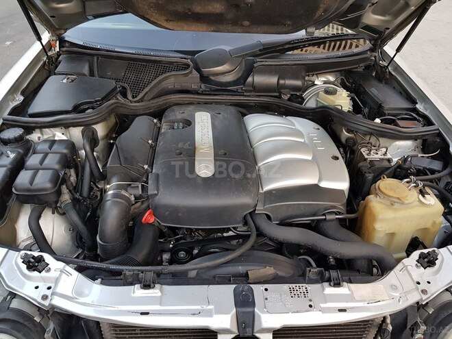 Mercedes E 220 2001, 241,000 km - 2.2 l - Bakı