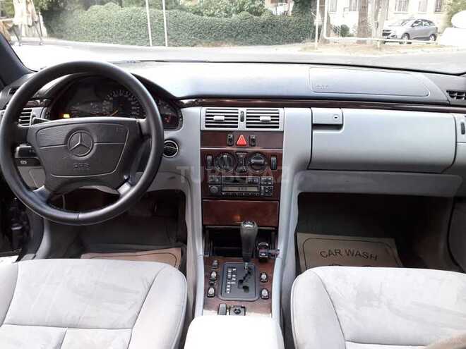 Mercedes E 230 1997, 254,000 km - 2.3 l - Bakı