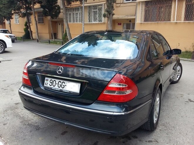 Mercedes E 240 2004, 121,000 km - 2.6 l - Bakı