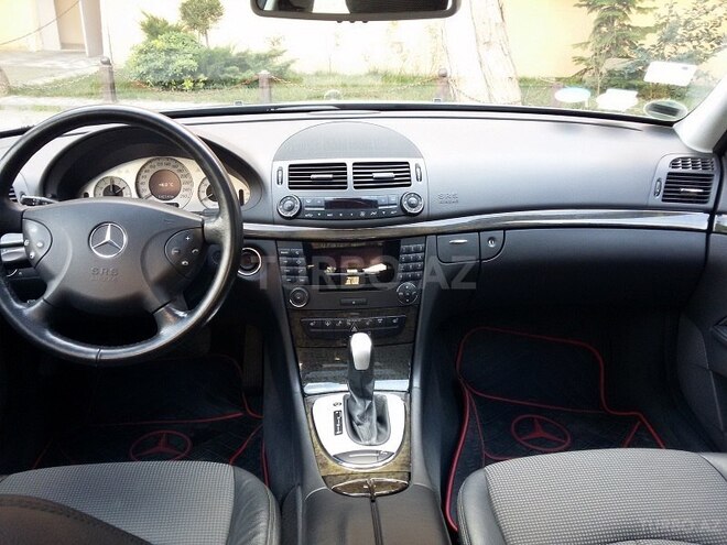 Mercedes E 240 2004, 121,000 km - 2.6 l - Bakı