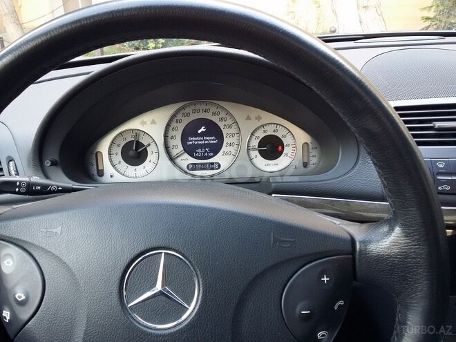 Mercedes E 240 2004, 121,000 km - 2.6 l - Bakı