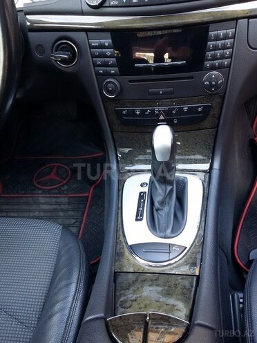 Mercedes E 240 2004, 121,000 km - 2.6 l - Bakı