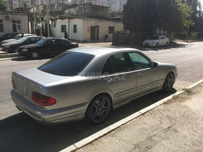 Mercedes E 270 2001, 197,600 km - 2.7 l - Bakı
