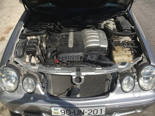 Mercedes E 270 2001, 197,600 km - 2.7 l - Bakı
