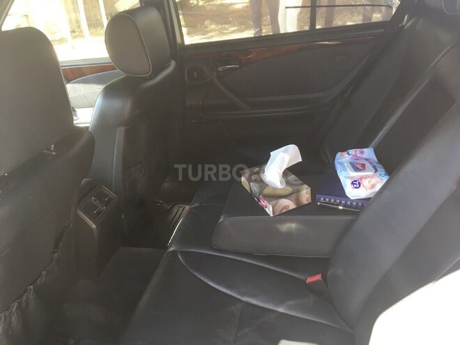 Mercedes E 270 2001, 197,600 km - 2.7 l - Bakı