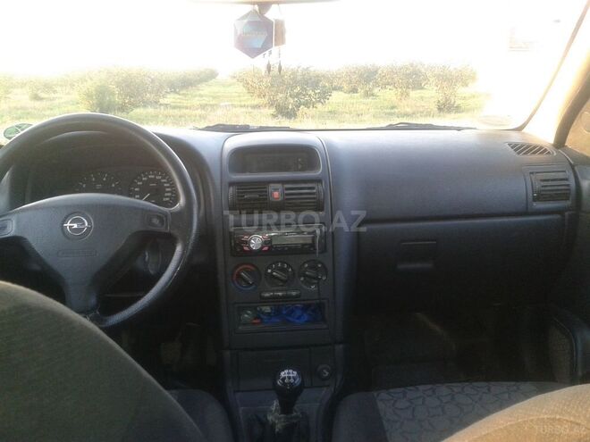 Mercedes E 240 2001, 140,000 km - 2.6 l - Qusar