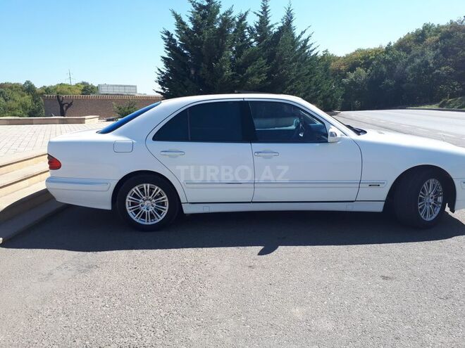Mercedes E 240 2001, 140,000 km - 2.6 l - Qusar