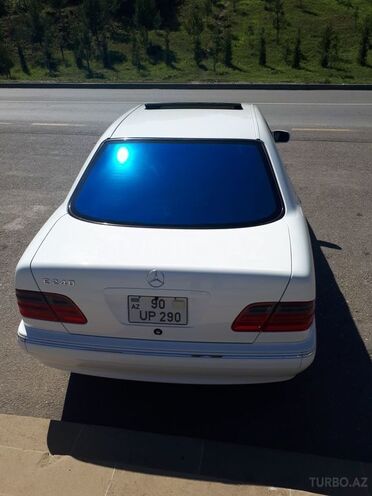 Mercedes E 240 2001, 140,000 km - 2.6 l - Qusar