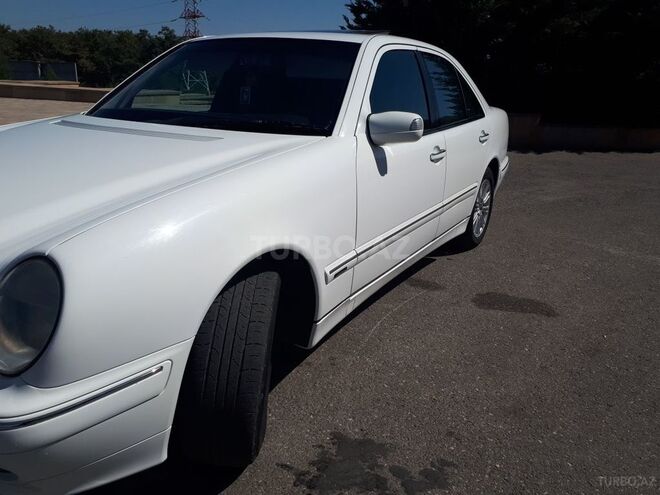 Mercedes E 240 2001, 140,000 km - 2.6 l - Qusar