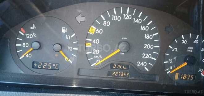 Mercedes C 200 2000, 270,000 km - 2.0 l - Bakı