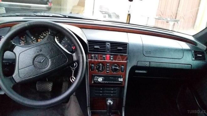 Mercedes C 220 1995, 241,000 km - 2.2 l - Bakı