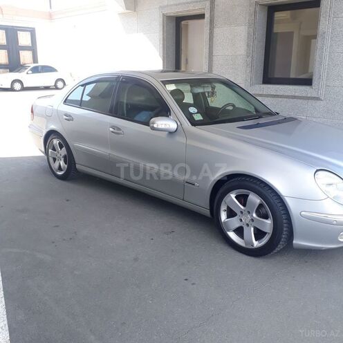 Mercedes E 270 2003, 225,000 km - 2.7 л - Bakı