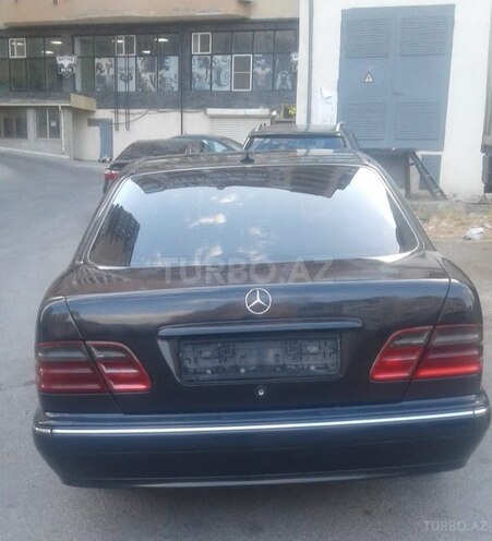 Mercedes E 220 2002, 352,000 km - 2.2 l - Bakı