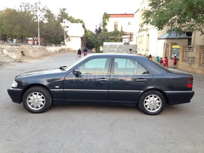 Mercedes C 220 1999, 387,000 km - 2.2 l - Bakı