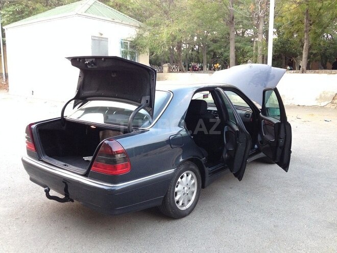Mercedes C 220 1999, 387,000 km - 2.2 l - Bakı