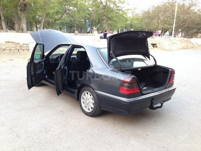 Mercedes C 220 1999, 387,000 km - 2.2 l - Bakı