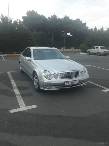 Mercedes E 240 2002, 246,000 km - 2.6 l - Bakı