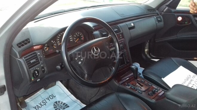 Mercedes E 240 2000, 179,362 km - 2.6 l - Bakı