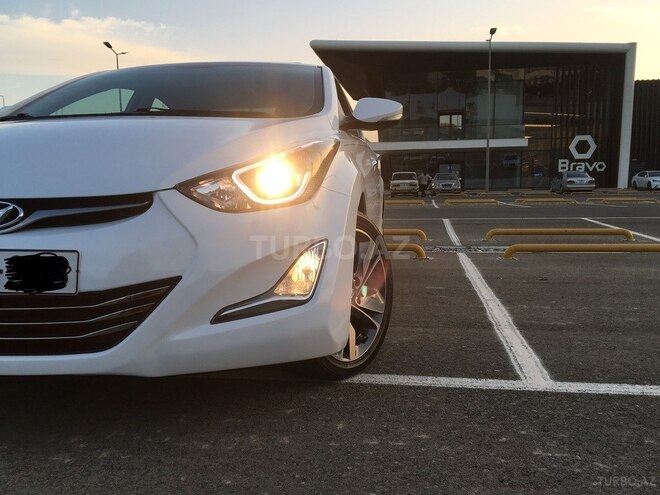 Hyundai Elantra 2015, 43,300 km - 1.8 л - Bakı