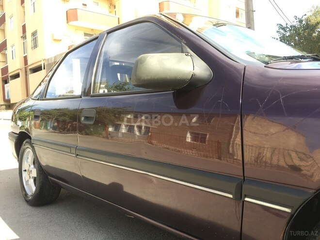 Opel Vectra 1993, 233,000 km - 1.8 l - Sumqayıt