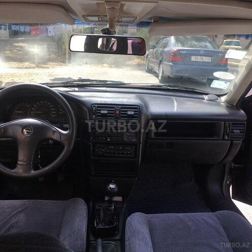 Opel Vectra 1993, 233,000 km - 1.8 l - Sumqayıt