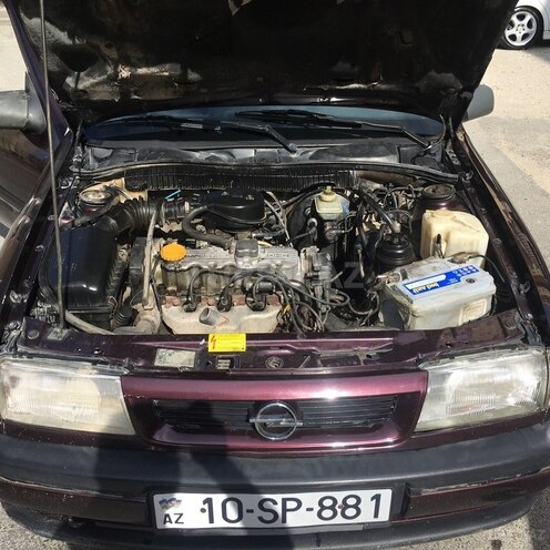 Opel Vectra 1993, 233,000 km - 1.8 l - Sumqayıt