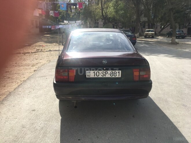 Opel Vectra 1993, 233,000 km - 1.8 l - Sumqayıt